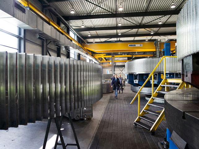 Fertigung von Zahnkränzen - auf modernsten Maschinen bis Ø30m, Hartmetall-Abwälzfräsen bis Modul 120