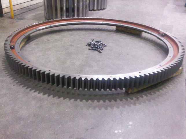Zahnkranz für Kühler - Sphäroguss EN-GJS-600, Z=138 m=22, fertig bearbeitet und verzahnt