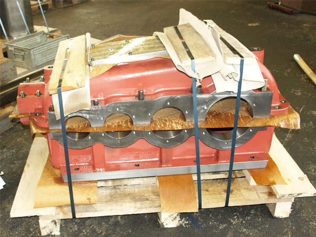 Getriebegehäuse - Sphäroguss EN-GJS-400-15, 3-teilig, fertig bearbeitet