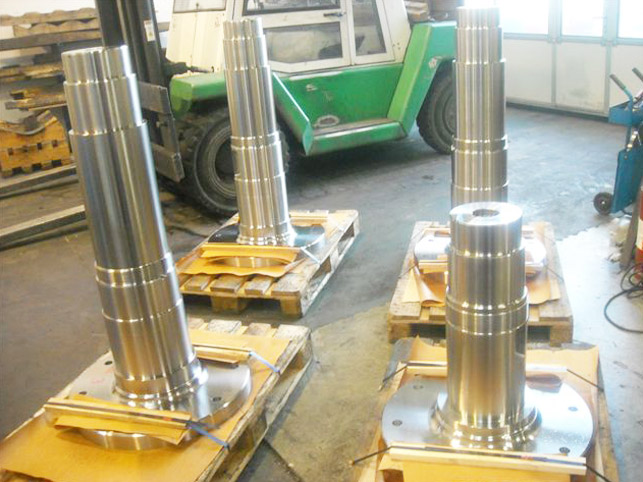 Flanschwelle für Bandgetriebe - Schmiedestahl 42CrMo4+QT, fertig bearbeitet