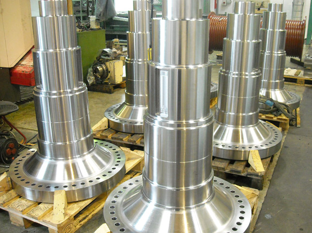 Flanschwelle für Windkraft - Schmiedestahl 42CrMo4+QT, 1.010kg, fertig bearbeitet