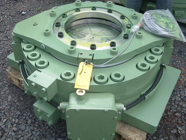 Anstellzylinder - für Warmwalzwerk, Kolbendurchmesser 500mm, mit Wegmeßsystem für Hub 40mm