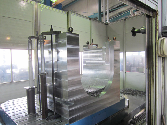 Werkzeugkassette für Strangpresse - in Schmiedestahl 42CrMo4+QT, 1400x1320x960mm, 5.540kg, fertig bearbeitet