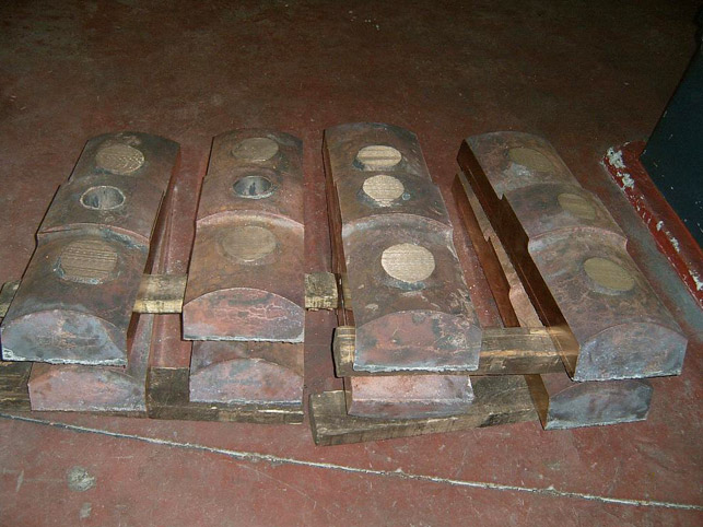 Gelenkbacken - Walzenseite und Getriebeseite, Rotguss G-CuSn14, 120kg