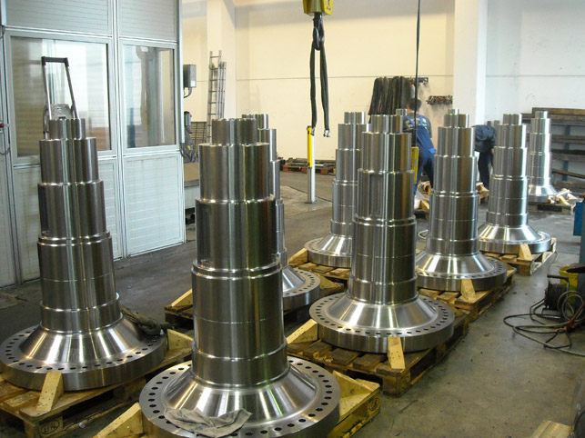 flange shaft - forged steel, finish machined
