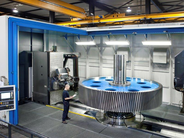 Zahnrad - auf der Zahnflankenschleifmaschinie