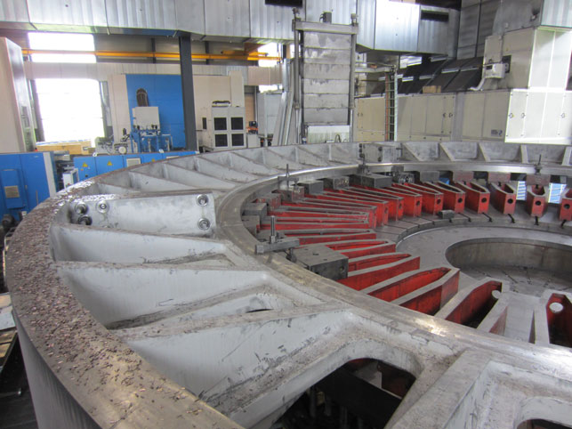 Zahnkranz für Erzmühle - auf der Verzahnungsmaschine