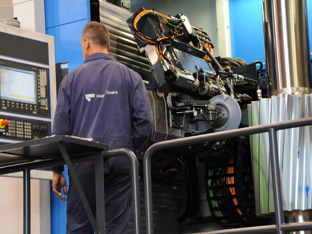 Ritzelwelle - auf der Zahnflankenschleifmaschinie