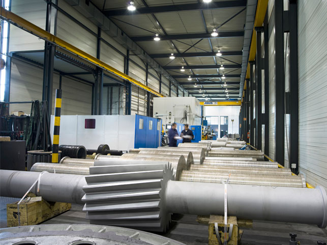 Ritzelwelle - Schmiedestahl, während der Bearbeitung