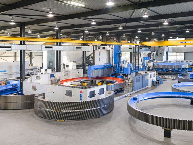 Zahnkranzfertigung - Einblicke in die Werkshalle für Großverzahnungen