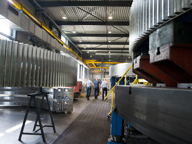 Zahnkranzfertigung - Einblicke in die Werkshalle für Großverzahnungen