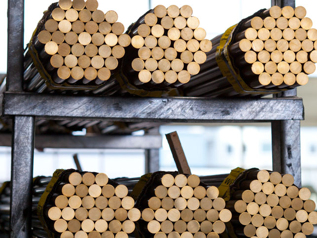 brass rods - round, extruded, sawn ends, packed in bundles of 500kg